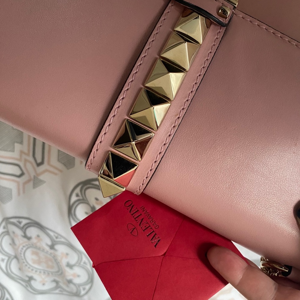 Valentino Garavani Glam nude poudrè shoulder bag - Picture 9 of 13